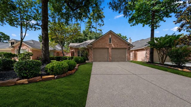 58 W Sienna Place, The Woodlands, TX 77382