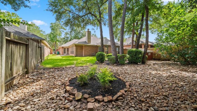 58 W Sienna Place, The Woodlands, TX 77382