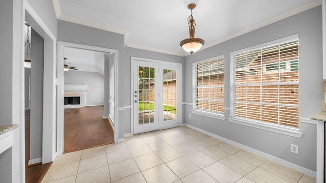 58 W Sienna Place, The Woodlands, TX 77382