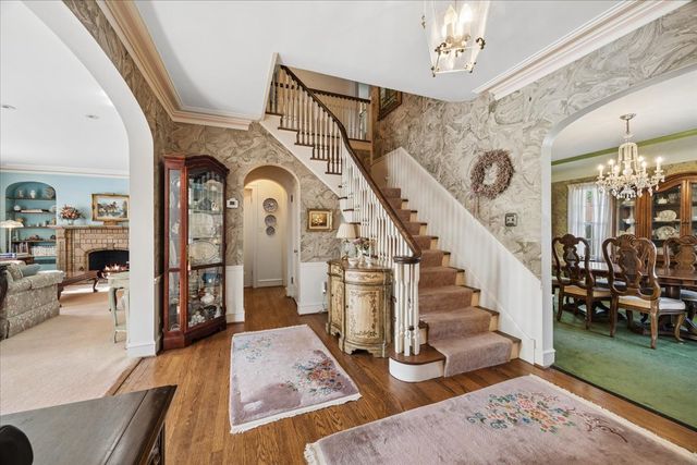 935 Monroe Avenue, River Forest, IL 60305