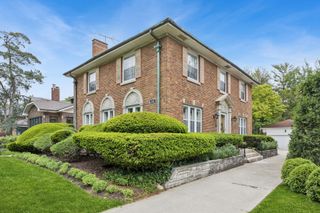935 Monroe Avenue, River Forest, IL 60305