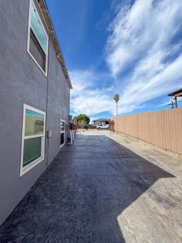 2016 E 10th Street, National City, CA 91950