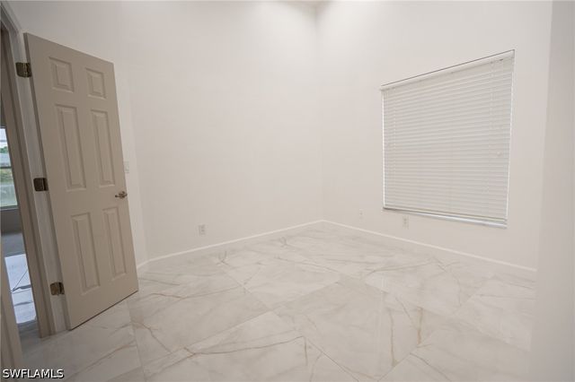 7712 Citrus Hill LN, Naples, FL 34109