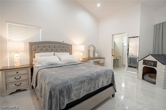 7712 Citrus Hill LN, Naples, FL 34109