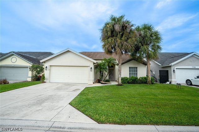 7712 Citrus Hill LN, Naples, FL 34109