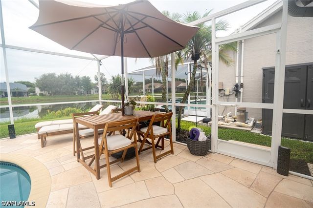 7712 Citrus Hill LN, Naples, FL 34109