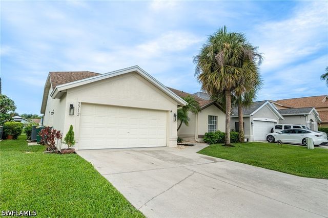 7712 Citrus Hill LN, Naples, FL 34109