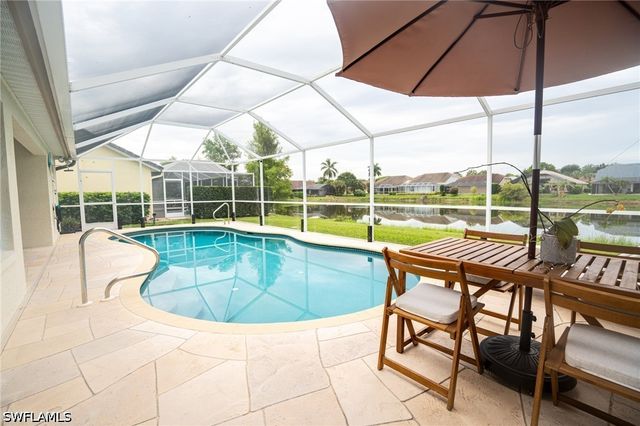 7712 Citrus Hill LN, Naples, FL 34109