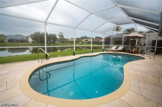 7712 Citrus Hill LN, Naples, FL 34109