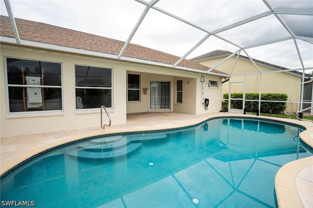 7712 Citrus Hill LN, Naples, FL 34109