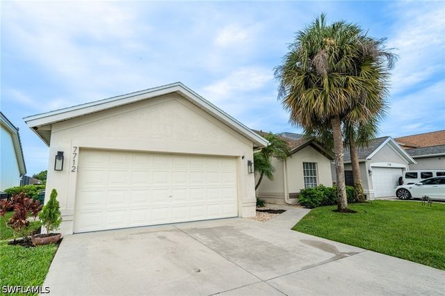 7712 Citrus Hill LN, Naples, FL 34109