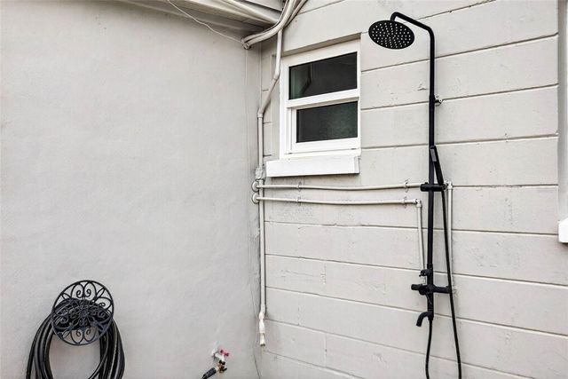 5519 COMMONWEALTH AVENUE N, St Petersburg, FL 33703