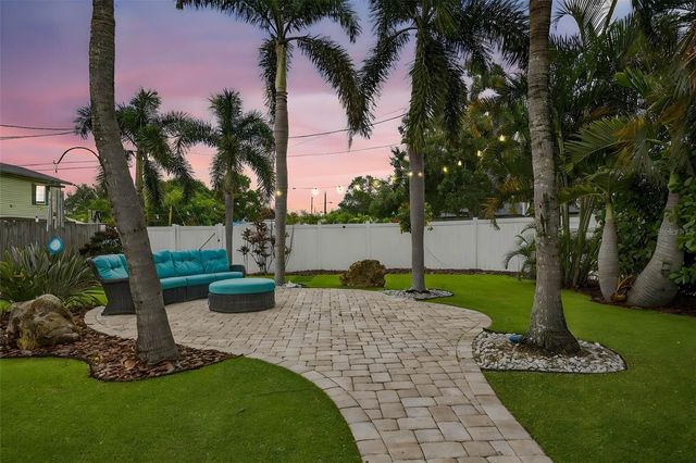 5519 COMMONWEALTH AVENUE N, St Petersburg, FL 33703