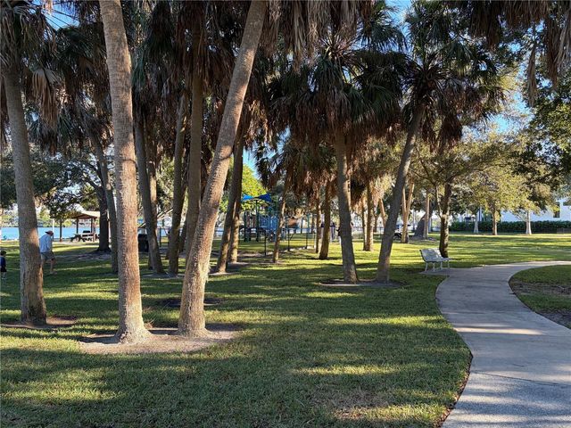 5519 COMMONWEALTH AVENUE N, St Petersburg, FL 33703