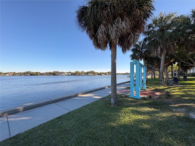 5519 COMMONWEALTH AVENUE N, St Petersburg, FL 33703