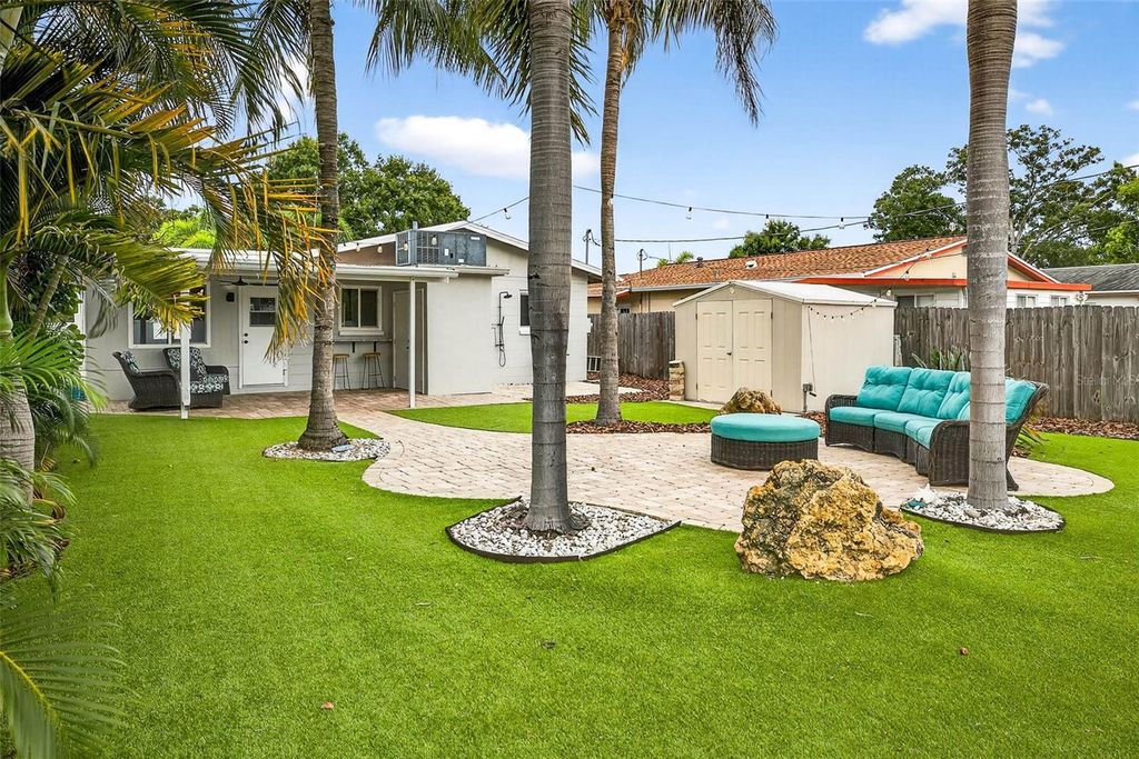 5519 COMMONWEALTH AVENUE N, St Petersburg, FL 33703