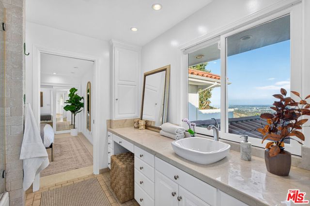 2663 Cordelia Road, Los Angeles, CA 90049