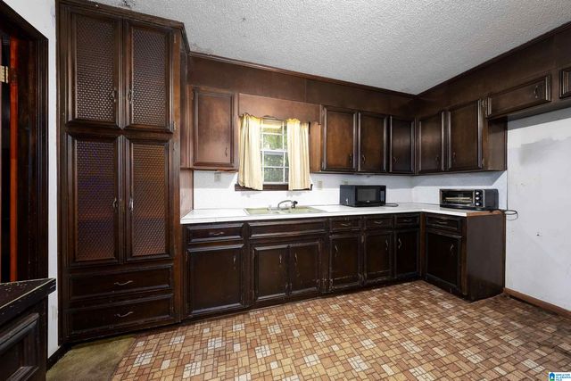 2900 VETERANS MEMORIAL DRIVE W, Adamsville, AL 35005