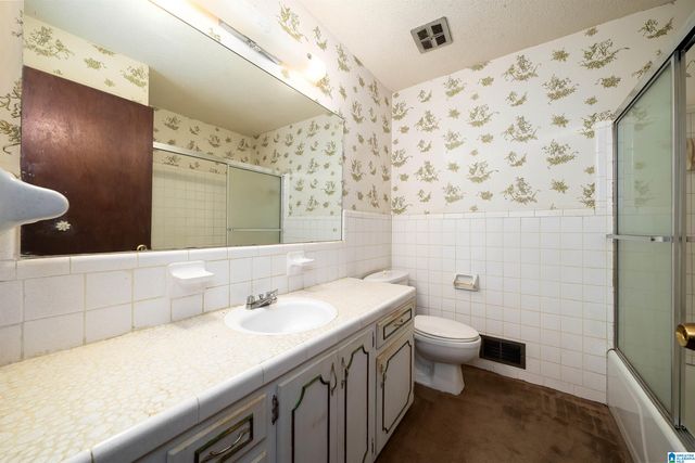 2900 VETERANS MEMORIAL DRIVE W, Adamsville, AL 35005