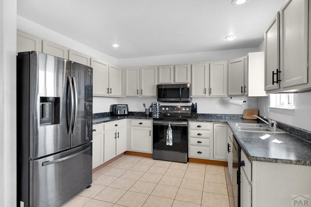 629 S Aguilar Dr, Pueblo, CO 81007