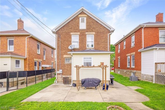 110 E Iron Avenue, Dover, OH 44622