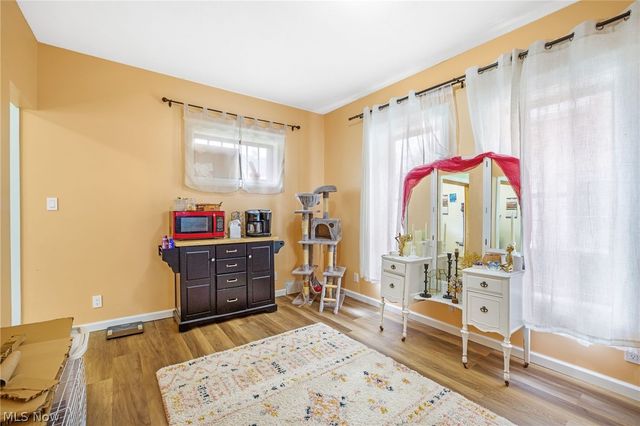 110 E Iron Avenue, Dover, OH 44622