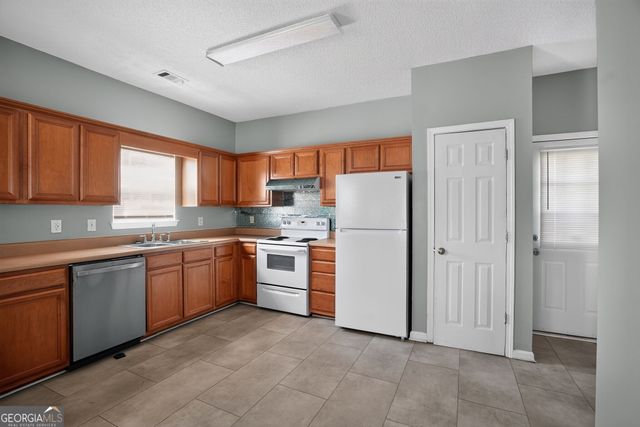 132 Hawkeye Lane, Conyers, GA 30012