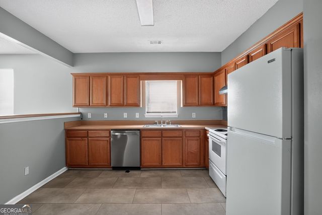 132 Hawkeye Lane, Conyers, GA 30012