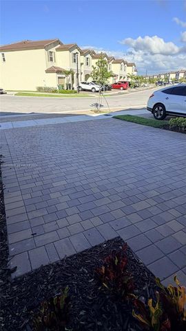 2424 SE 29th Street, Homestead, FL 33035