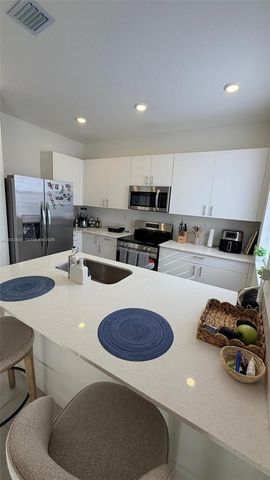 2424 SE 29th Street, Homestead, FL 33035