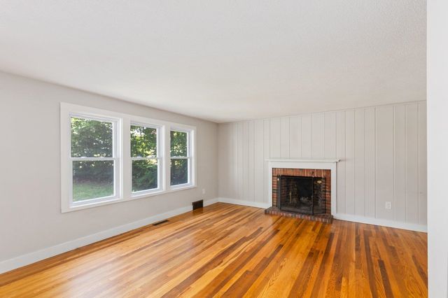 15 Webb Road, Peterborough, NH 03458