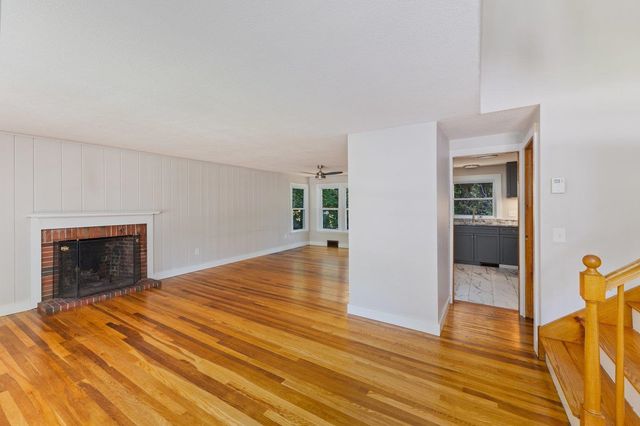 15 Webb Road, Peterborough, NH 03458