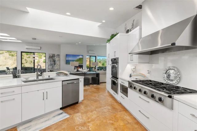 616 Bolsana Drive, Laguna Beach, CA 92651