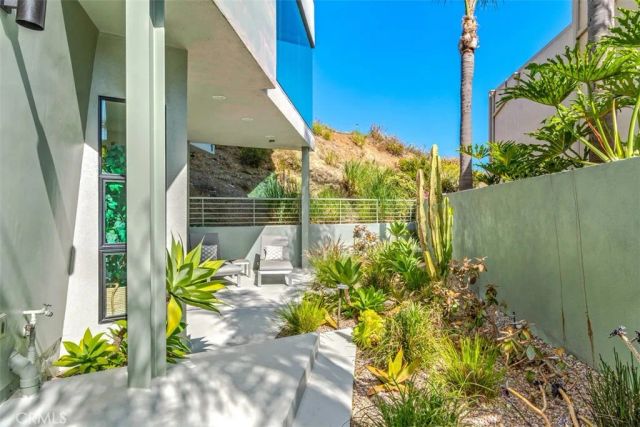 616 Bolsana Drive, Laguna Beach, CA 92651