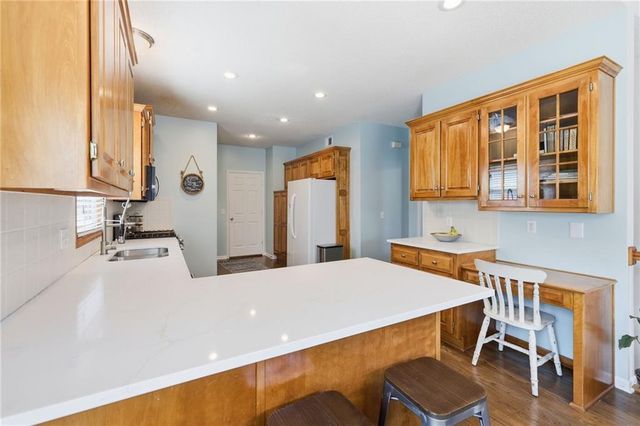 1221 SW Sunflower Drive, Lee's Summit, MO 64081