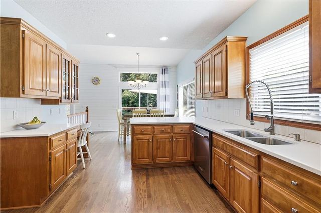 1221 SW Sunflower Drive, Lee's Summit, MO 64081