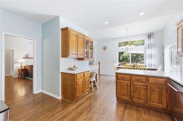 1221 SW Sunflower Drive, Lee's Summit, MO 64081