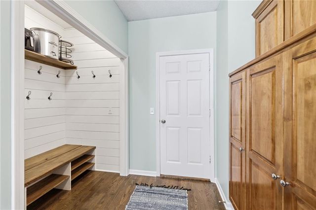 1221 SW Sunflower Drive, Lee's Summit, MO 64081