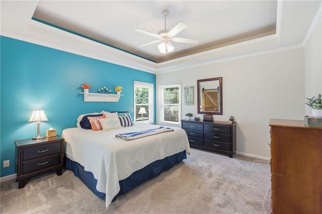 1221 SW Sunflower Drive, Lee's Summit, MO 64081
