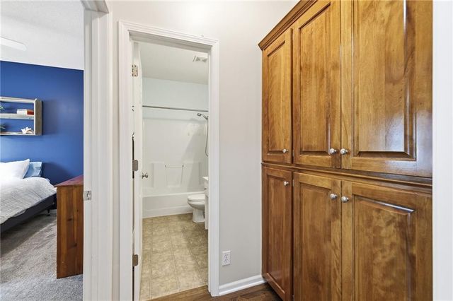 1221 SW Sunflower Drive, Lee's Summit, MO 64081