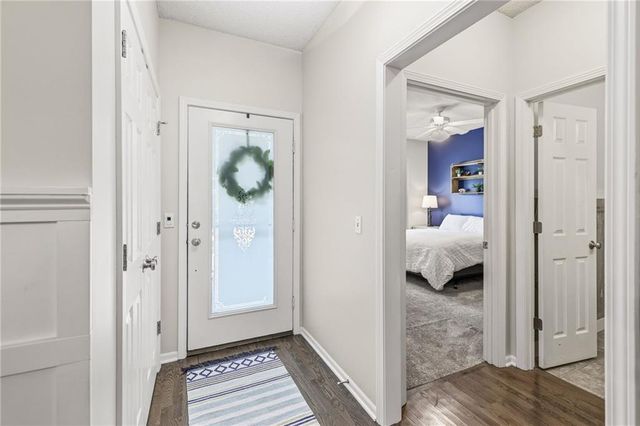 1221 SW Sunflower Drive, Lee's Summit, MO 64081