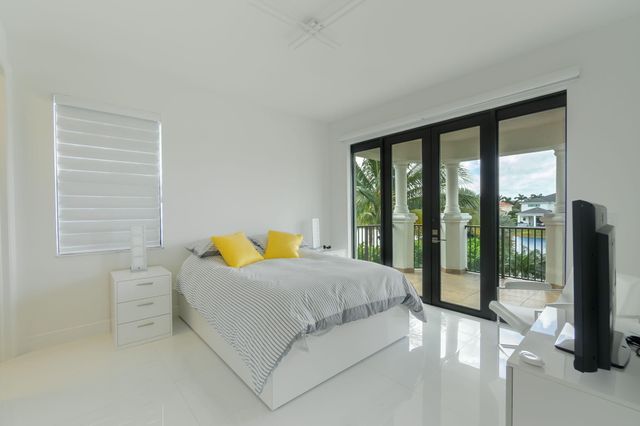 6950 NW 27th Avenue, Boca Raton, FL 33496