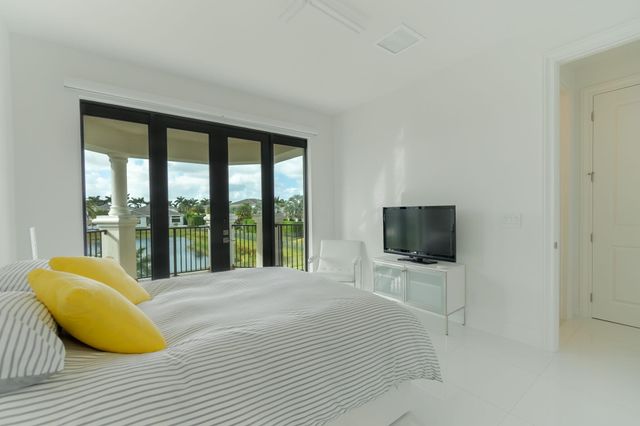 6950 NW 27th Avenue, Boca Raton, FL 33496