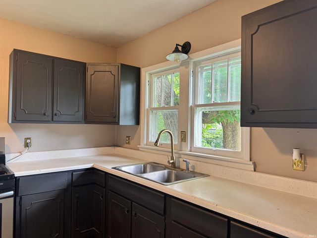 1208 9th Street, Bedford, IN 47421