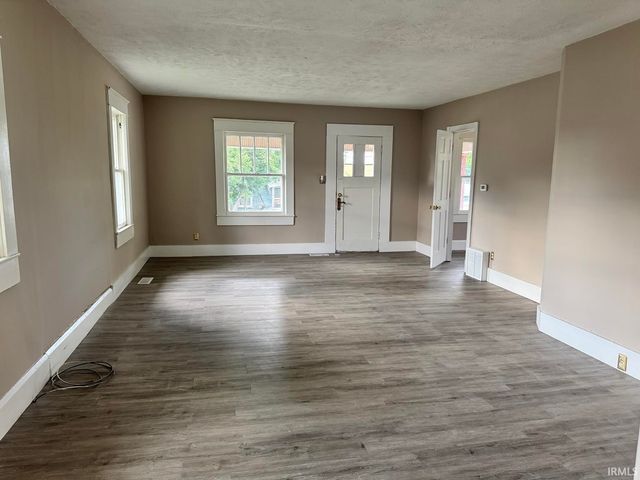 1208 9th Street, Bedford, IN 47421