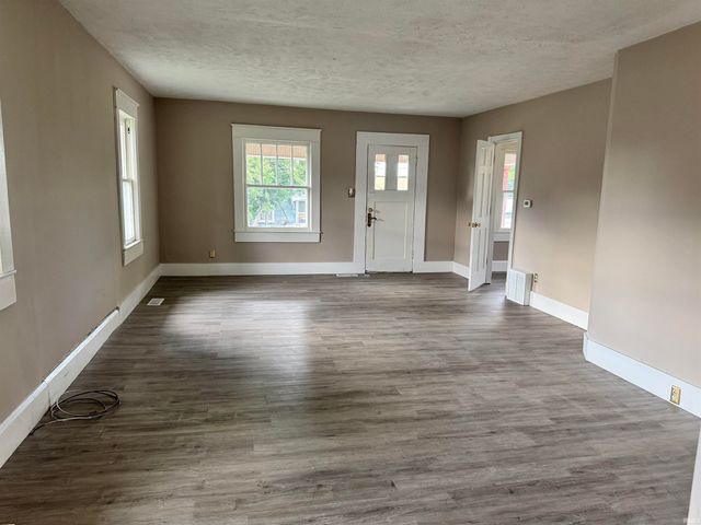 1208 9th Street, Bedford, IN 47421