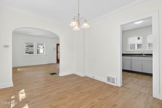 3822 Torrance Drive, Toledo, OH 43612