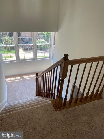 6212 SQUIRES HILL DR, Falls Church, VA 22044