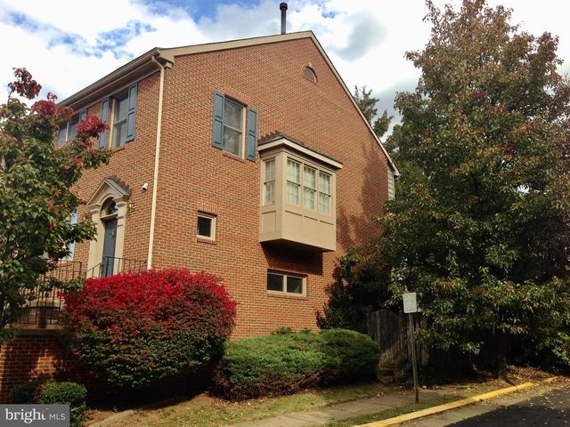 6212 SQUIRES HILL DR, Falls Church, VA 22044