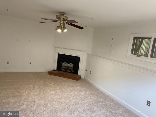 6212 SQUIRES HILL DR, Falls Church, VA 22044